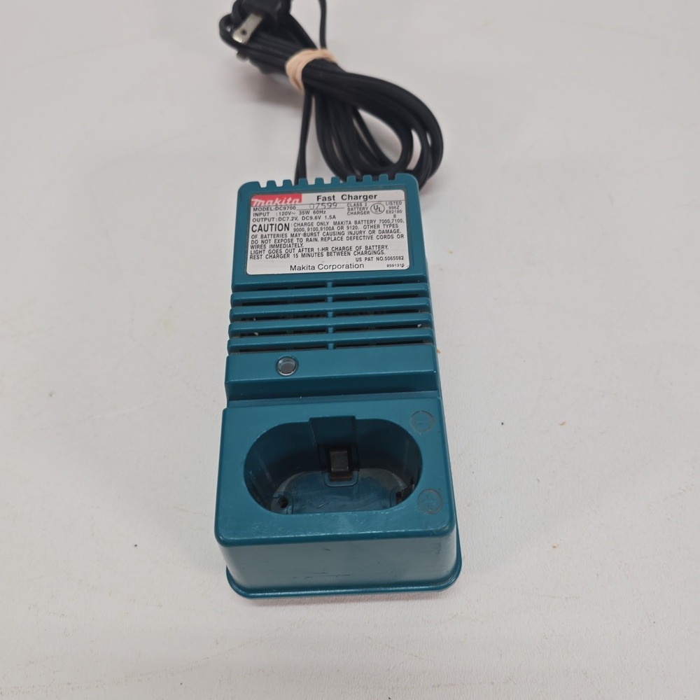 Makita Fast Charger DC9700 7.2V and 9.6V Fast Charger OEM Clean and Tested